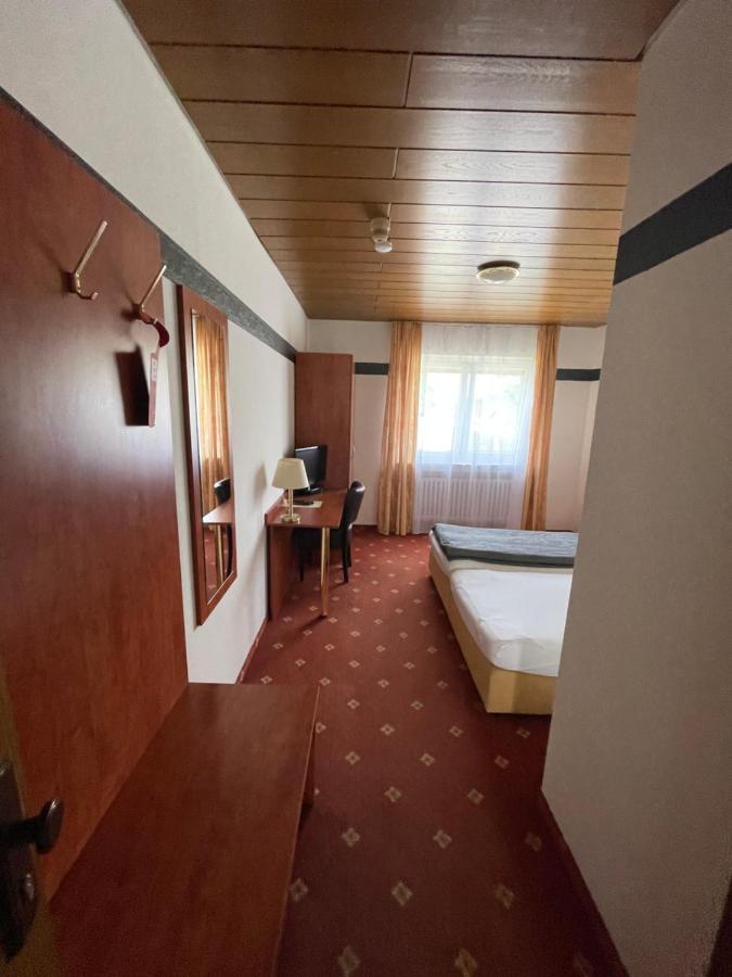 Hotel Restaurant Lenhsen Elmpt Esterno foto